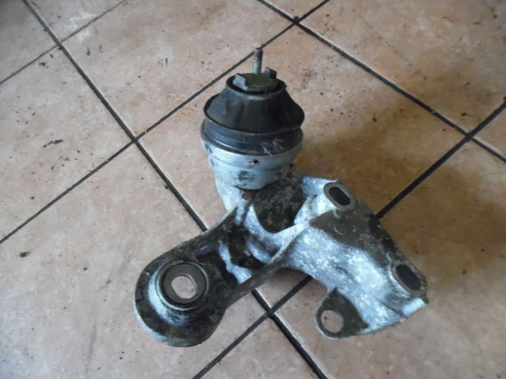 Audi A4 B5 Motorunterst�tzung Halter Rechts 8E0199352