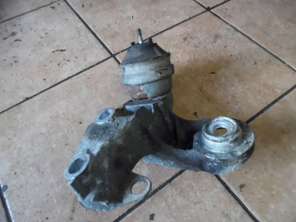 Audi A4 B5 Motorunterst�tzung Halter Links 8E0199351