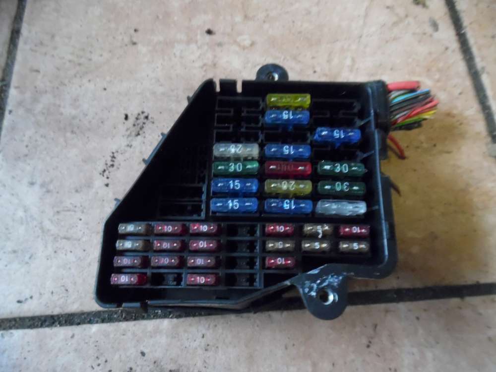 Audi A4 B5 Sicherungskasten 