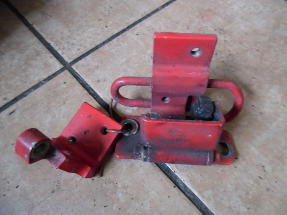 Audi A4 B5 T�rscharnier Scharnier Hinten Rechts 8D0833411