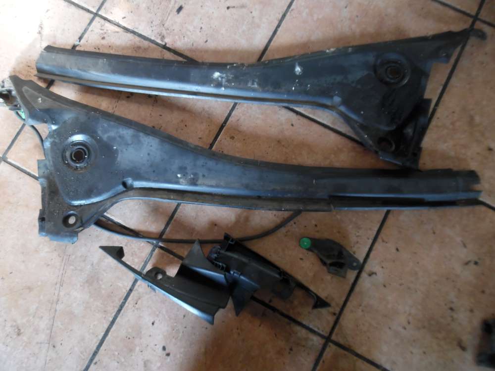 Renault Espace IV Abdeckung Windlauf 8200101055 8200101056