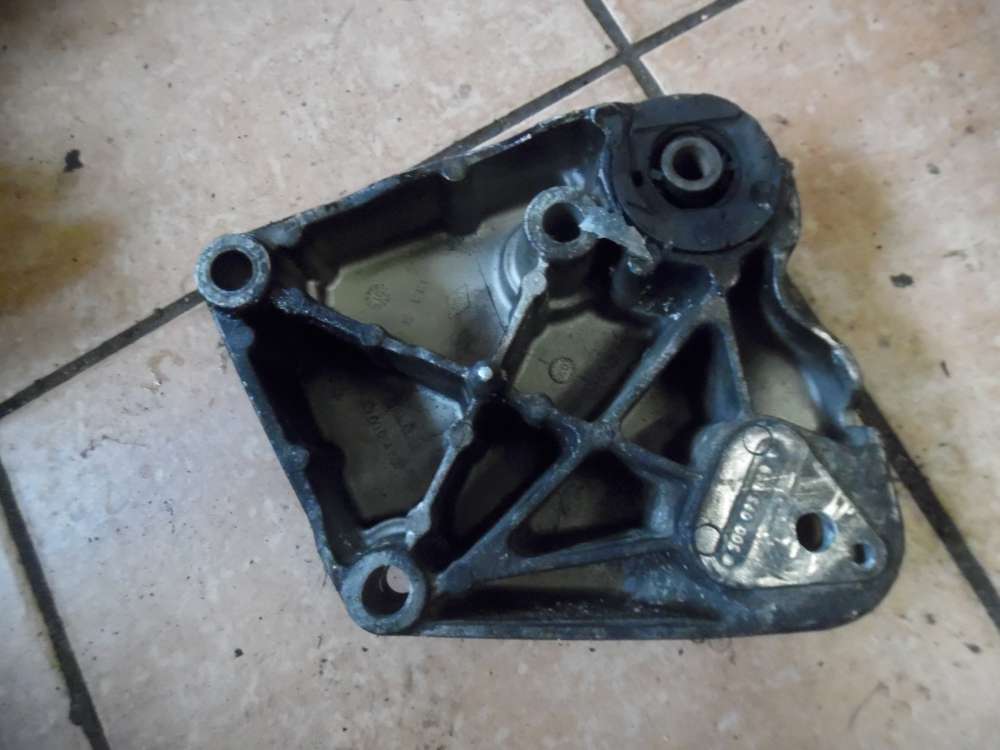 Renault Espace IV 3.0 dci Motorhalter Motorlager Vorne 8200054862