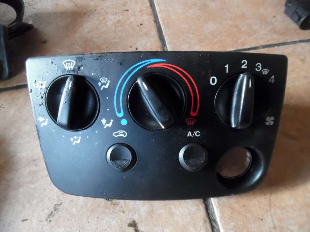 Ford Fiesta IV Klimaanlage Klimabedienteil XS6H19A522CA