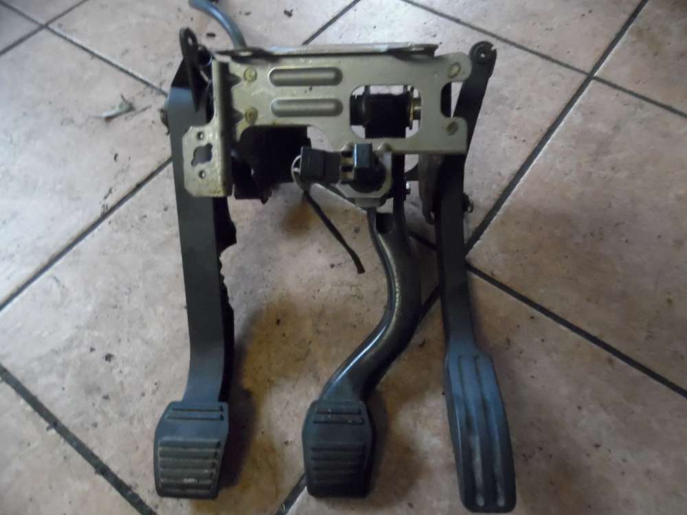 Ford Fiesta IV Pedalerie Gaspedal Bremse Kupplung 