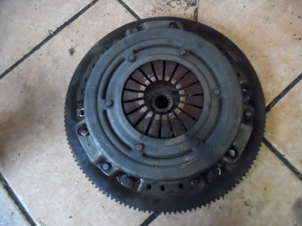 Opel Corsa B 1,4i Kupplungsscheibe Schwungrad R90232334