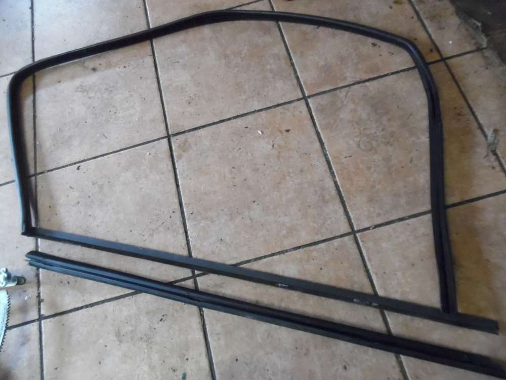 Opel Corsa B 3-T�rer Fensterrahmen Innen Vorne Rechts 