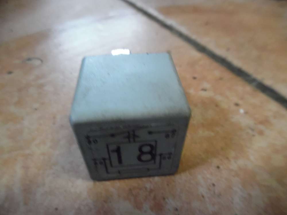  VW Audi Skoda Seat Relais Nr: 18 191937503