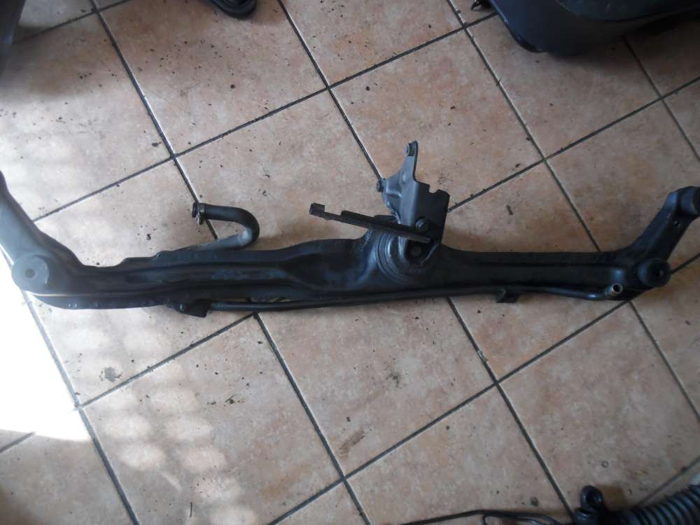 VW Golf III Tr�ger Quertr�ger Vorderachse 