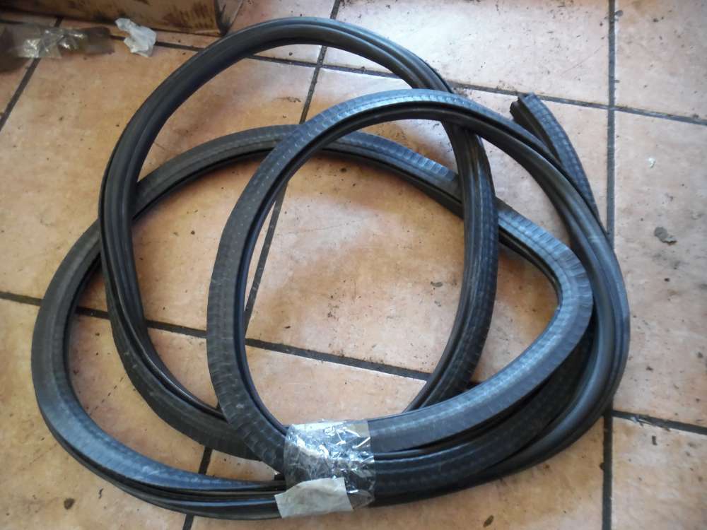 VW Golf III T�rdichtung Dichtung Vorne Rechts