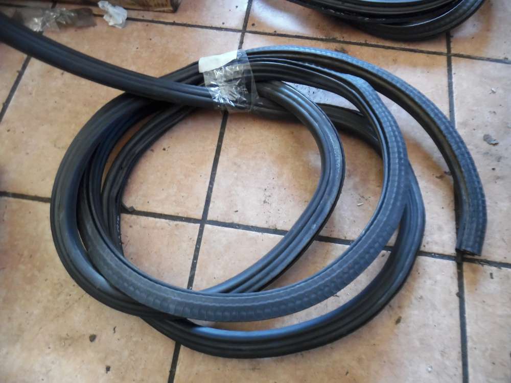 VW Golf III T�rdichtung Dichtung Vorne Links