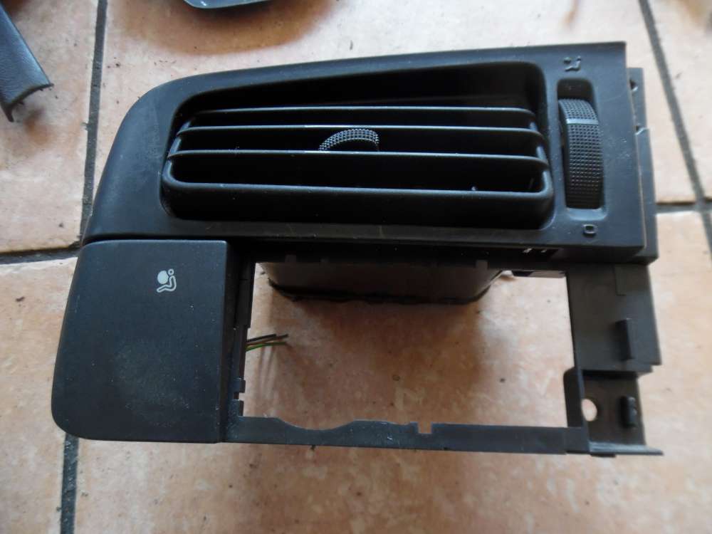 VW Golf III L�ftungsd�se Links 1H6819703