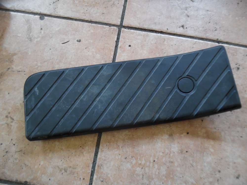 Audi A4 Avant B9 8W Abdeckung Fu�ablage 8W1864777