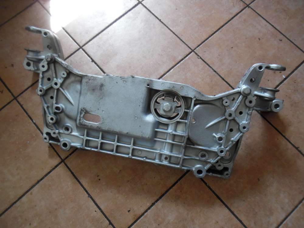 VW Golf VI 1,4 Achstr�ger Vorderachse Vorne 1K0199369