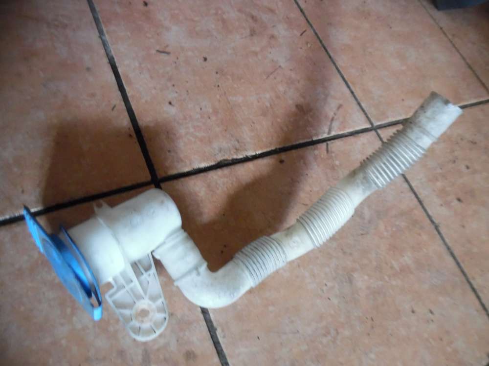 VW Golf VI F�llrohr Wischwasserbeh�lter 1K0955455