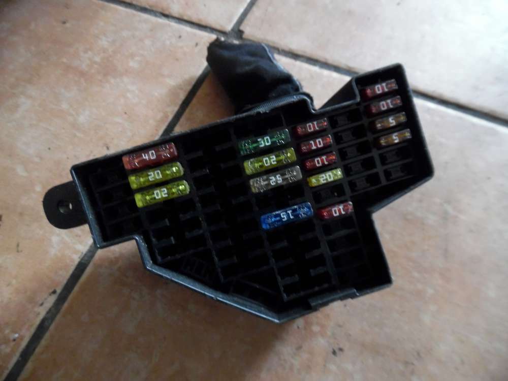 VW Golf VI Sicherungskasten 