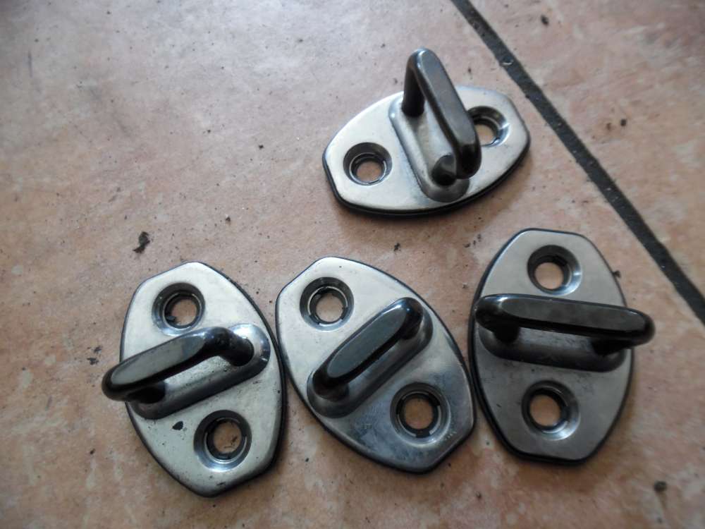 VW Golf VI T�rfanghaken Schlie�keil 5K0837033