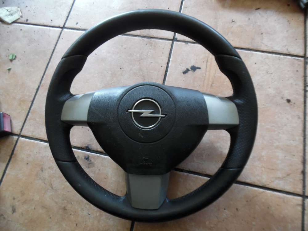 Opel Astra H Lederlenkrad 13230336