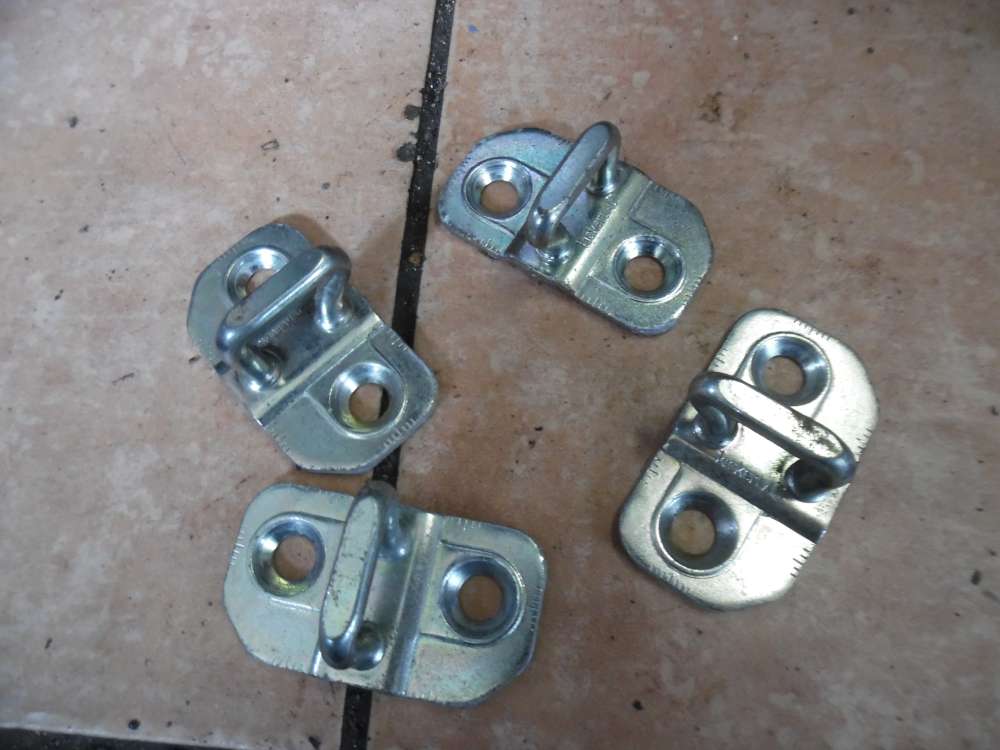 Mercedes-Benz B-Klasse W245 T�rfanghaken Schlie�keil 