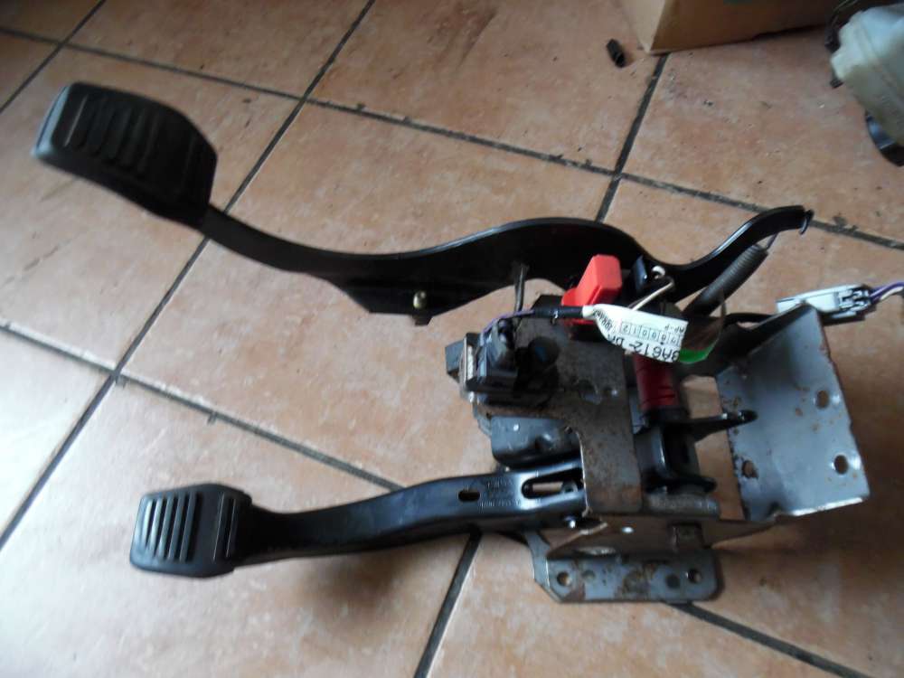 Ford Mondeo II Pedale Bremspedal Kupplungspedal 97BG-2455-AA