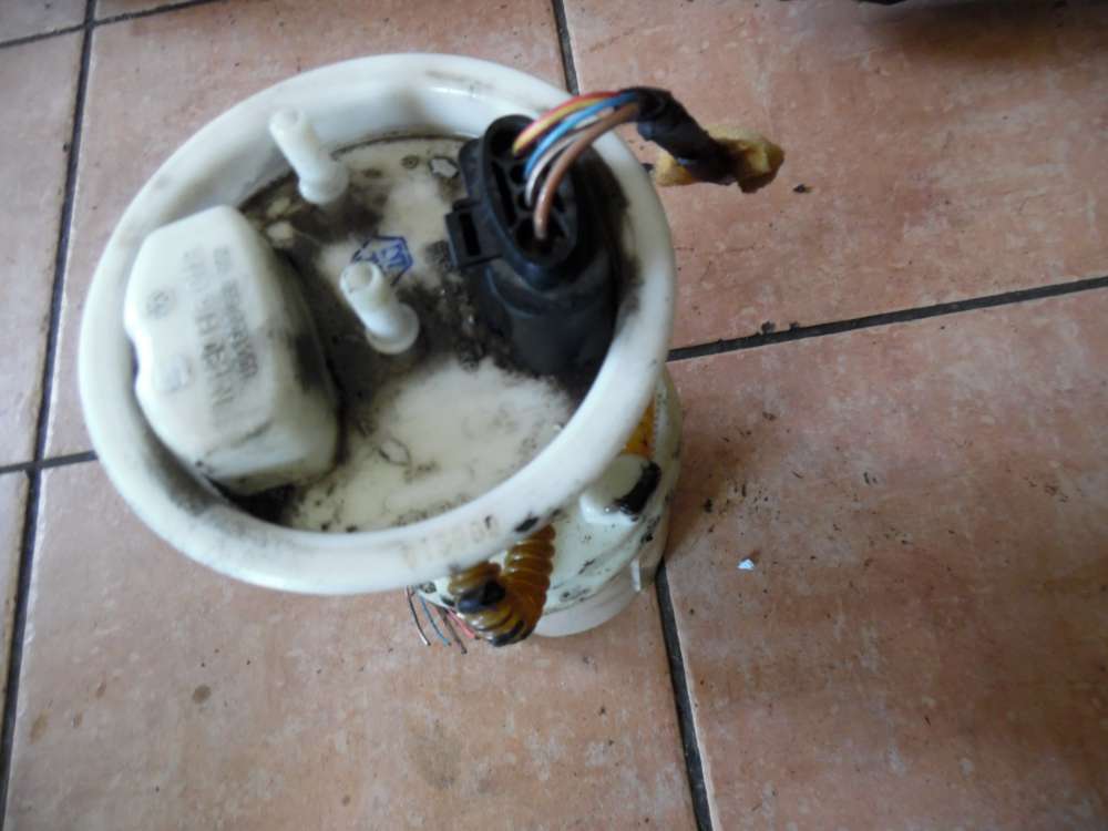 VW Polo 6N Kraftstoffpumpe Benzinpumpe 6N0919051N 