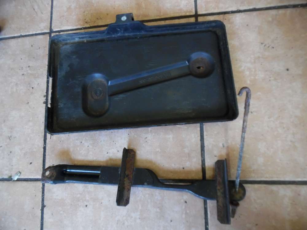 Mazda 6 Batteriehalter 