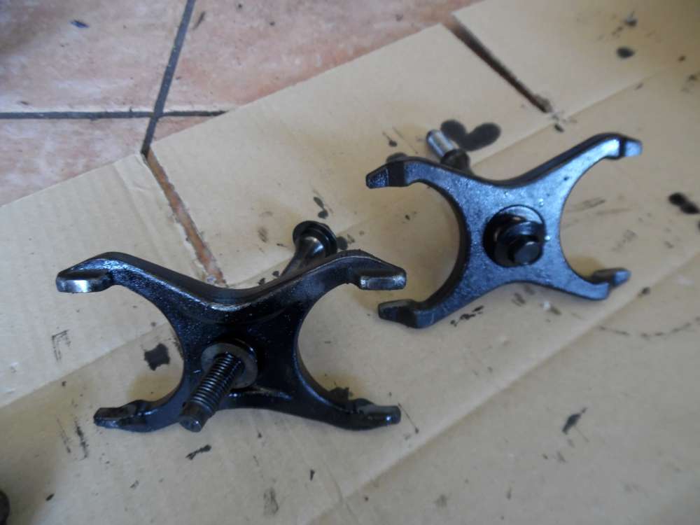 Mazda 6 2,0Di Einspritzd�se Zange Halter
