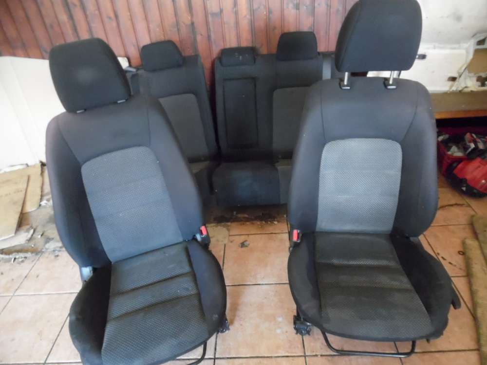 Mazda 6 Kombi Sitze Innenausstattung Stoff schwarz