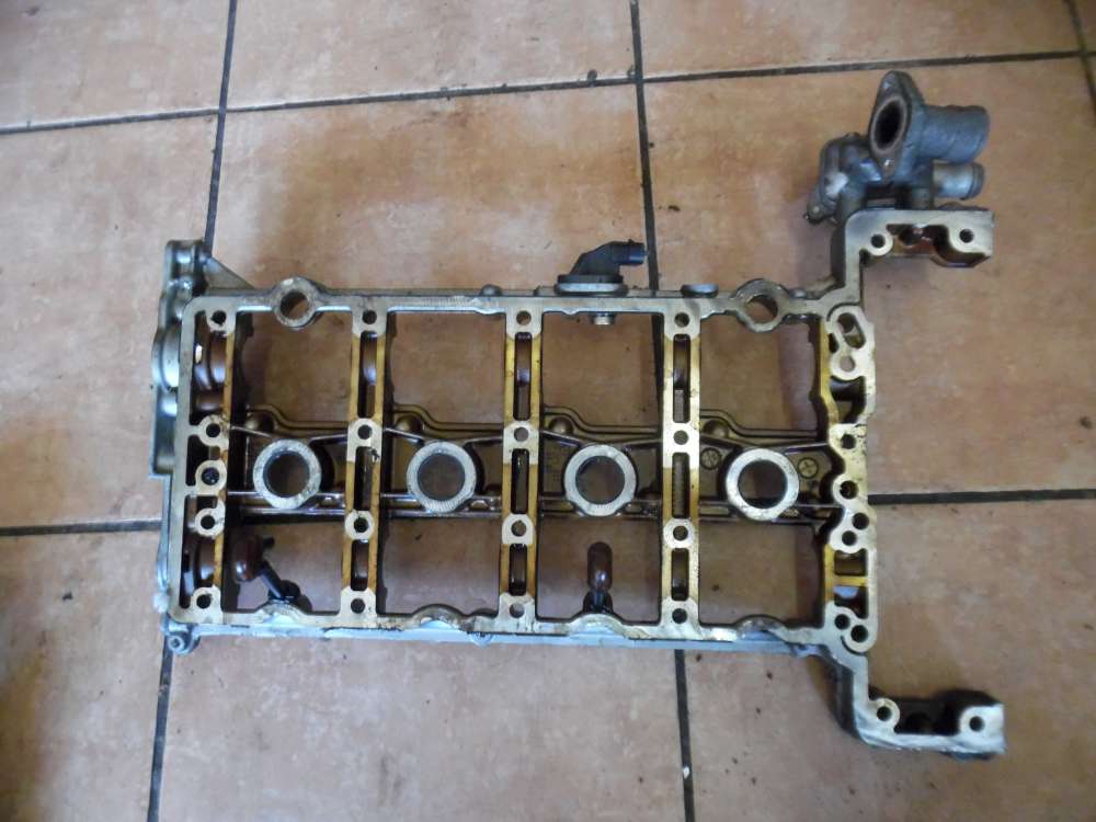 Mercedes-Benz CLC-Klasse CL203 1,8L Halter Nockenwelle Halterung 2710511102