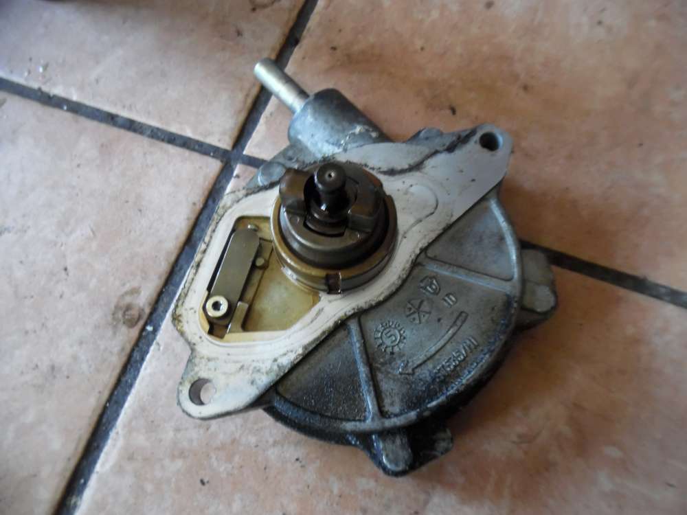 Mercedes-Benz CLC-Klasse CL203 Wasserpumpe R2712010201 