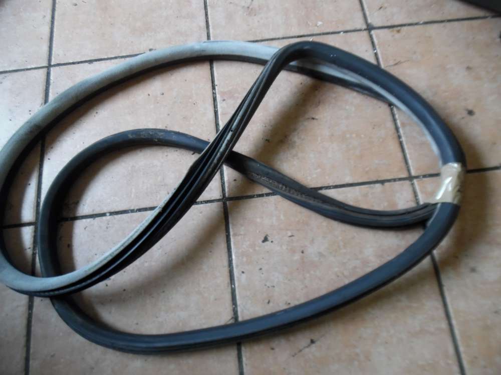 VW Golf IV 3-T�rer T�rdichtung Vorne Links