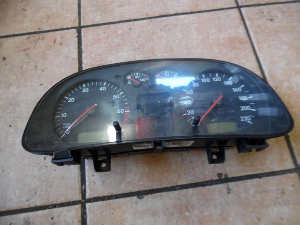 VW Golf IV Tacho Kombiinstrument 1J0919861