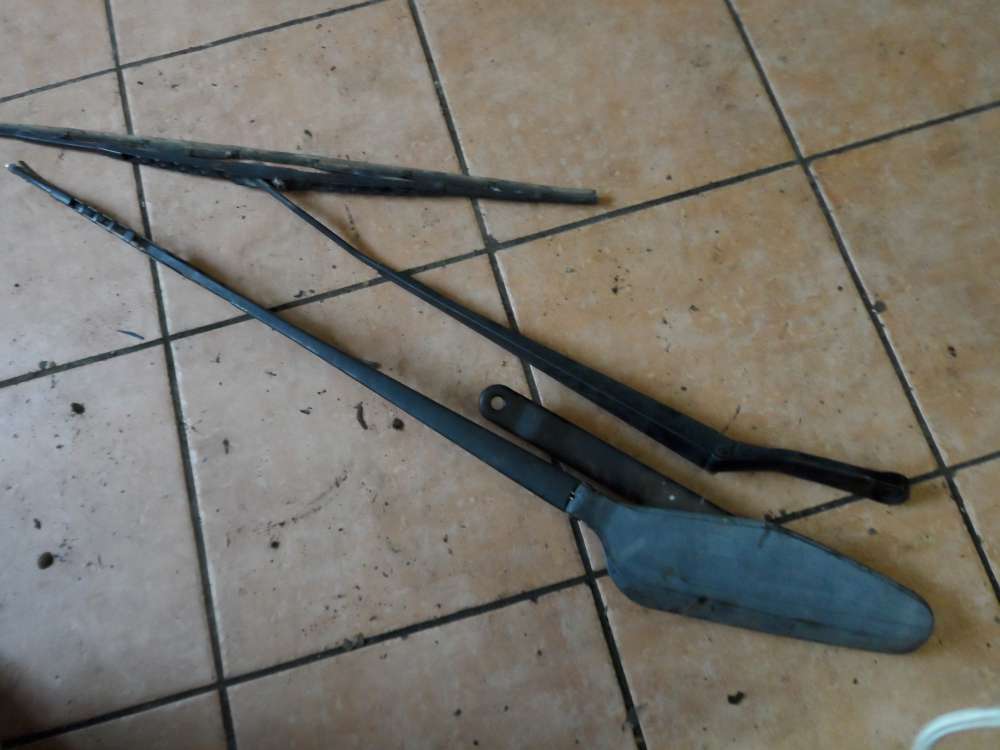 Nissan Almera Tino Wischerarm Vorne  