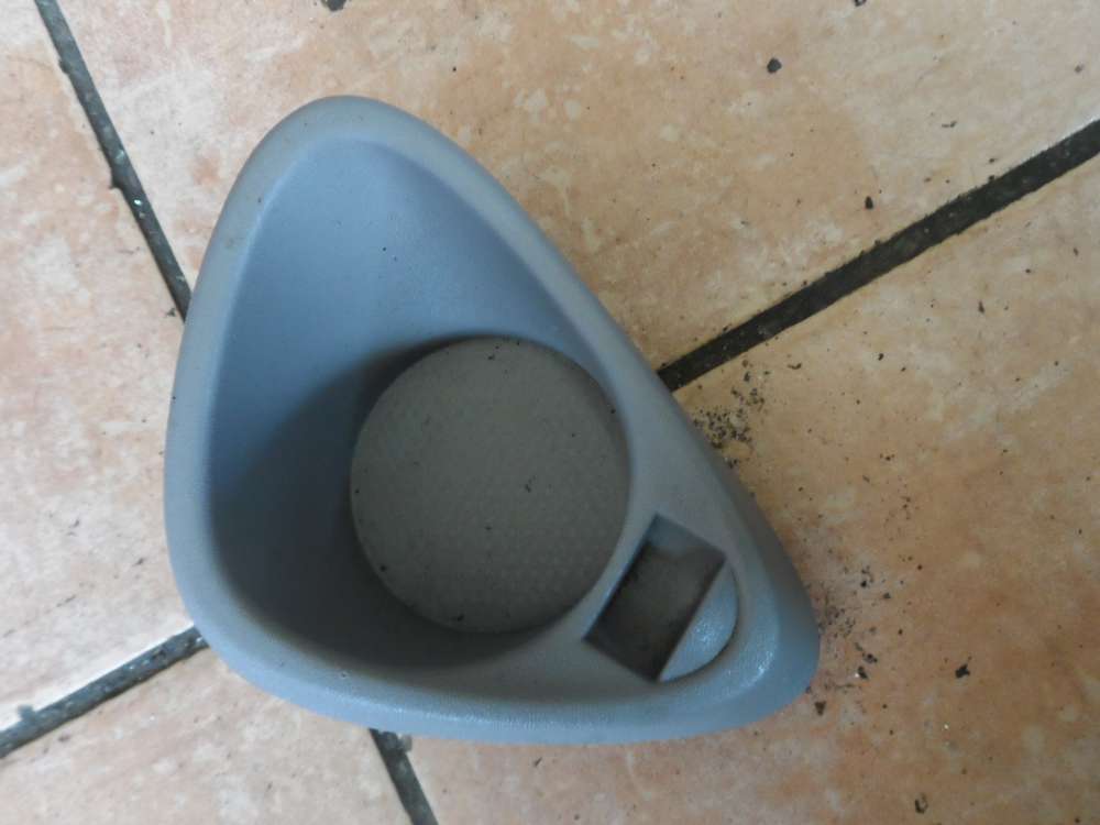 Nissan Almera Tino Becherhalter Getr�nkehalter Vorne 68275BU200