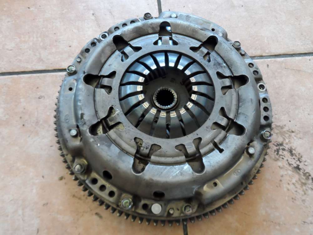 Nissan Almera Tino V10 2,2dci Schwungrad Kupplungssatz 30210BN310