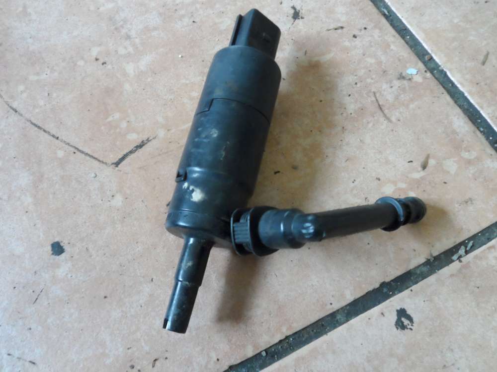 Audi VW Seat Skoda Wischwasserpumpe 3B7955681