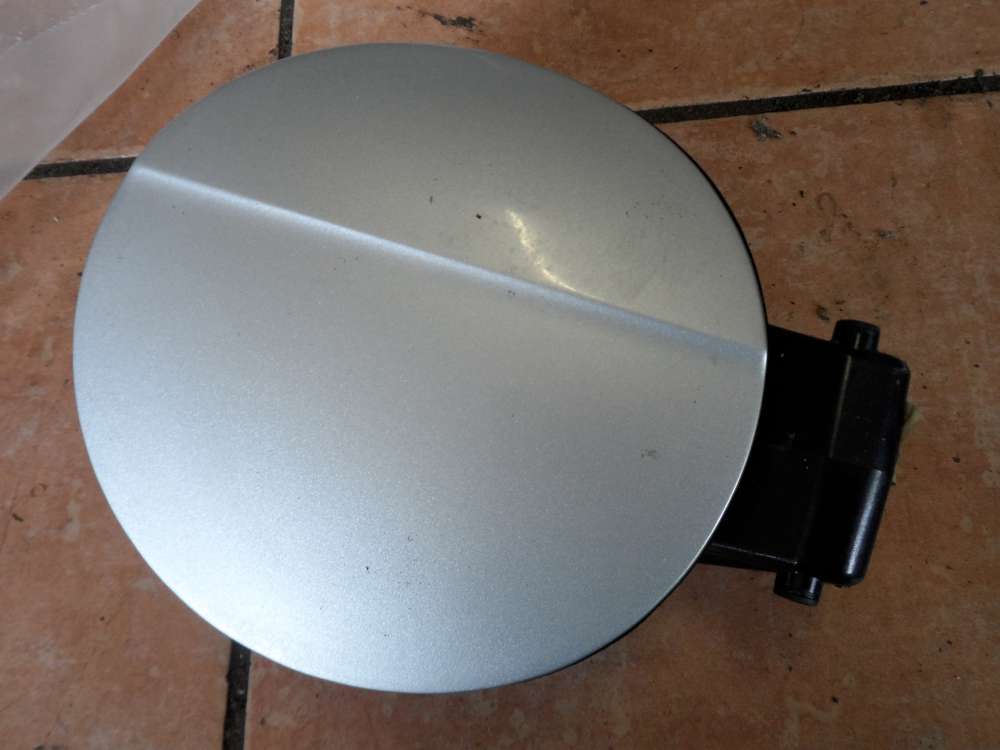 Audi A3 8P Tankklappe Tankdeckel 8P0010502 Silber