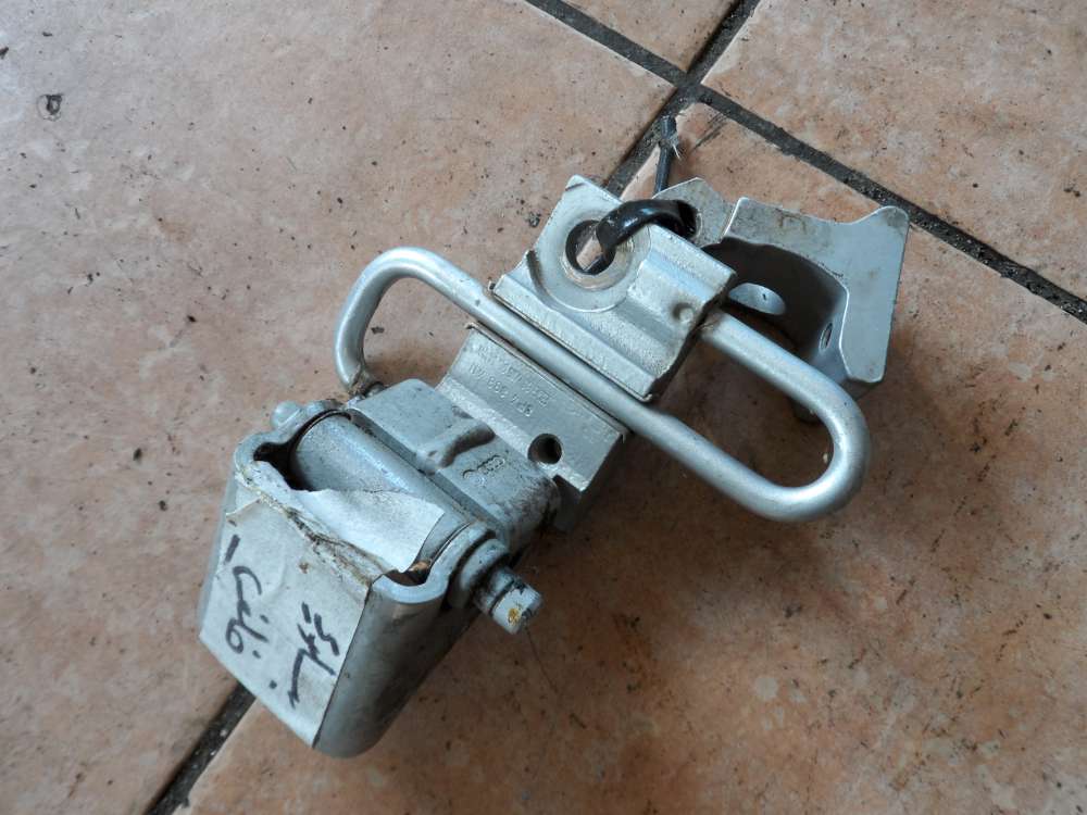 Audi A3 8P T�rscharnier Scharnier Hinten Links 8E4833411